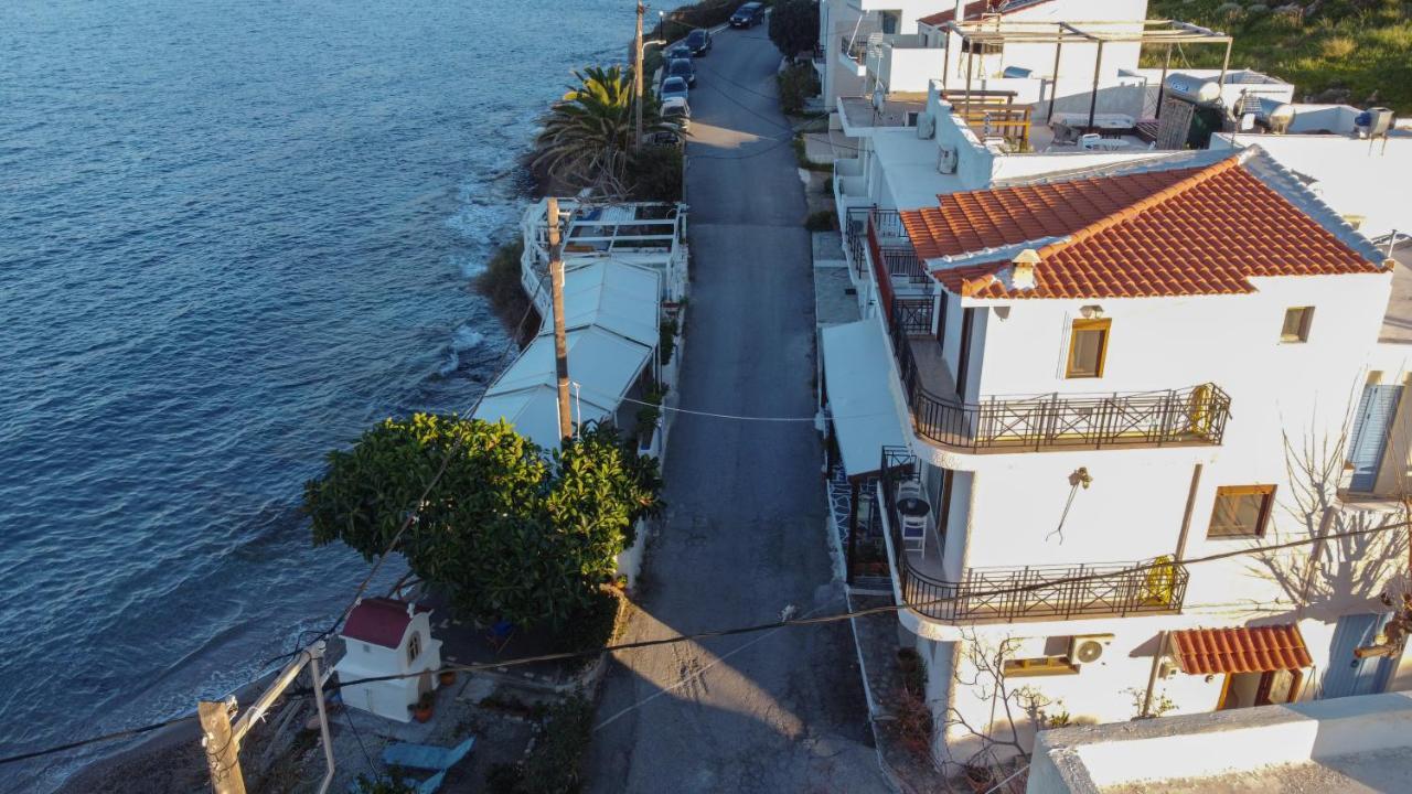 The Island House - Family Size Apt - Overlooking The Aegean - 3 Steps From The Beach Mókhlos Ngoại thất bức ảnh