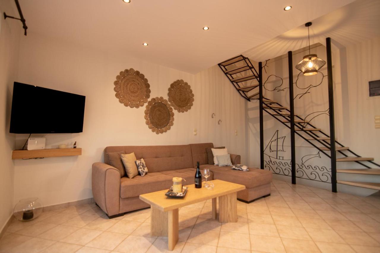The Island House - Family Size Apt - Overlooking The Aegean - 3 Steps From The Beach Mókhlos Ngoại thất bức ảnh
