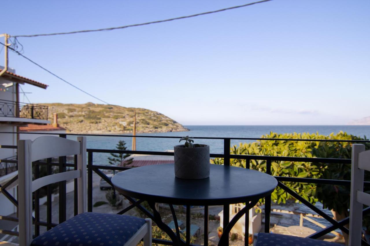 The Island House - Family Size Apt - Overlooking The Aegean - 3 Steps From The Beach Mókhlos Ngoại thất bức ảnh