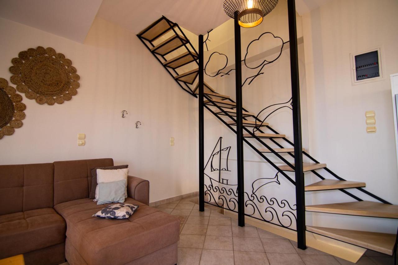 The Island House - Family Size Apt - Overlooking The Aegean - 3 Steps From The Beach Mókhlos Ngoại thất bức ảnh