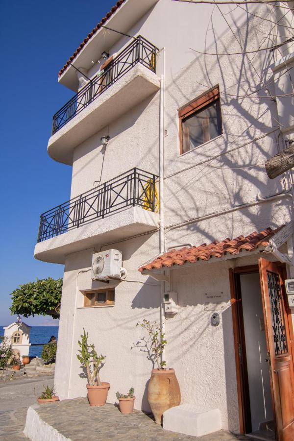 The Island House - Family Size Apt - Overlooking The Aegean - 3 Steps From The Beach Mókhlos Ngoại thất bức ảnh